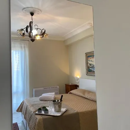 Scala Dei Turchi Palace Fuer 4 Personen In Apartment