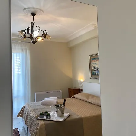 Scala Dei Turchi Palace Fuer 4 Personen In