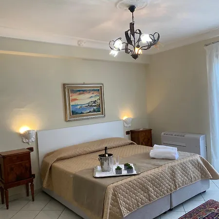 Scala Dei Turchi Palace Fuer 4 Personen In Apartment Realmonte
