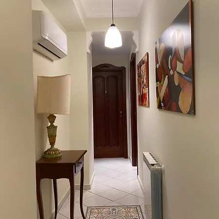Apartment Scala Dei Turchi Palace Fuer 4 Personen In *